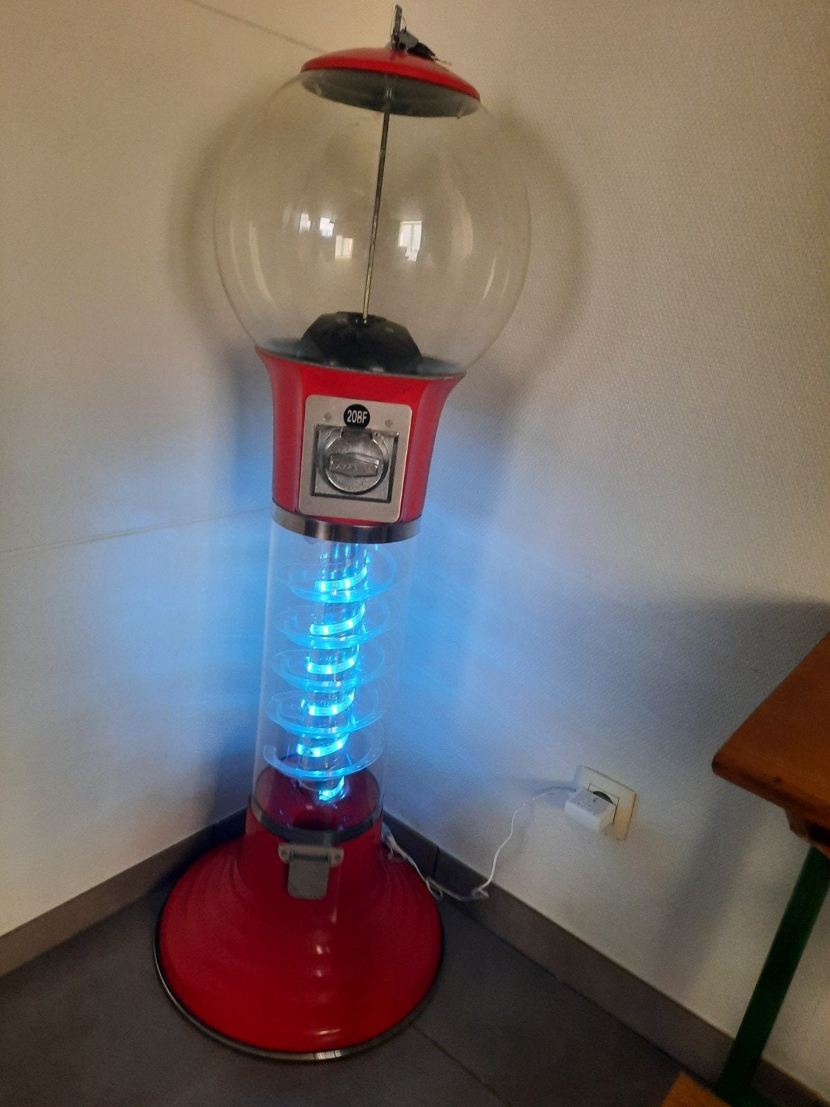 kauwgomautomaat.kauwgom kauwgombak, Verzamelen, Automaten | Overige, Ophalen
