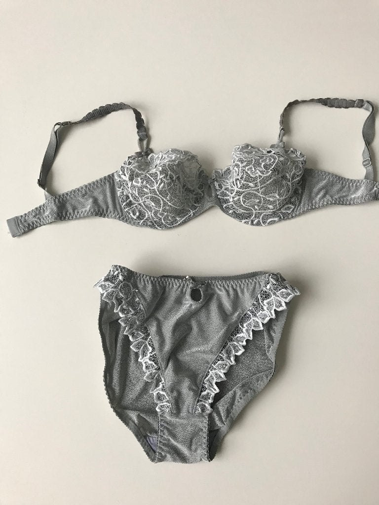 NIEUW Grijs lingerieset met mooie kant van Barbara 70 C, Kleding | Dames, Ondergoed en Lingerie, Barbera, Ophalen of Verzenden