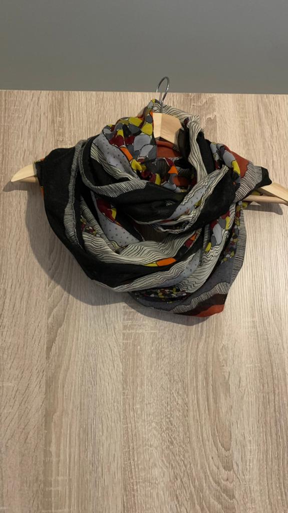Pieces sjaal, Kleding | Dames, Mutsen, Sjaals en Handschoenen, Ophalen of Verzenden, Zo goed als nieuw, Sjaal