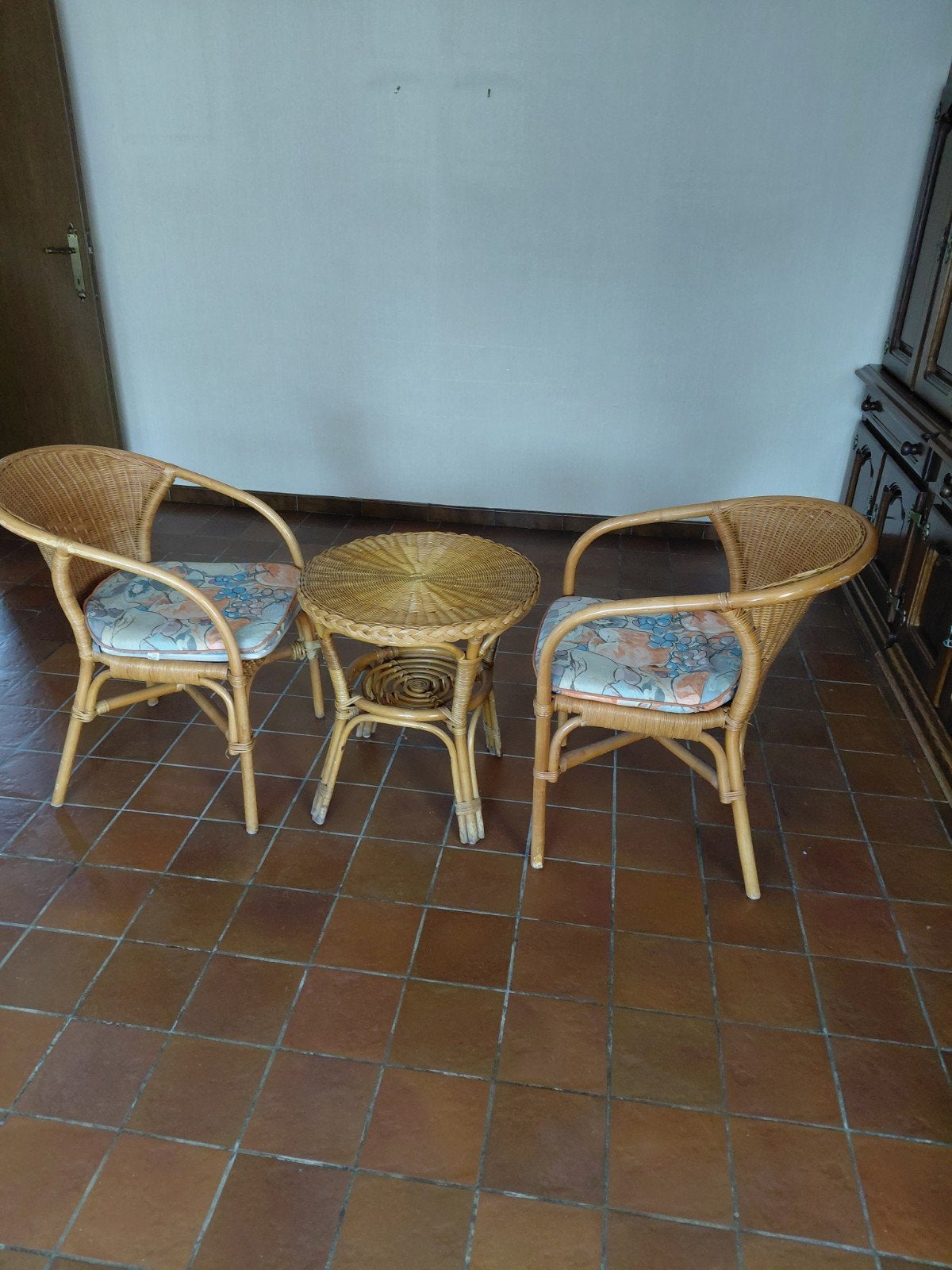 2x rieten stoelen en tafel, Tuin en Terras, Ophalen