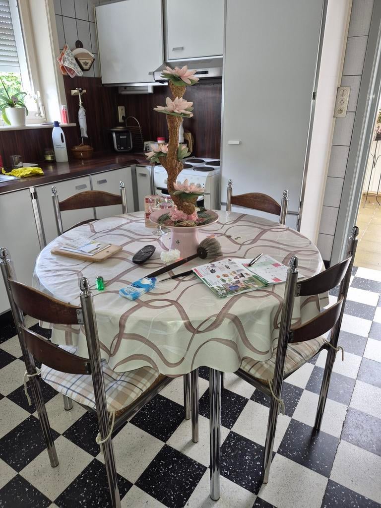 Ronde keukentafel en 4 stoelen, Huis en Inrichting, Ophalen