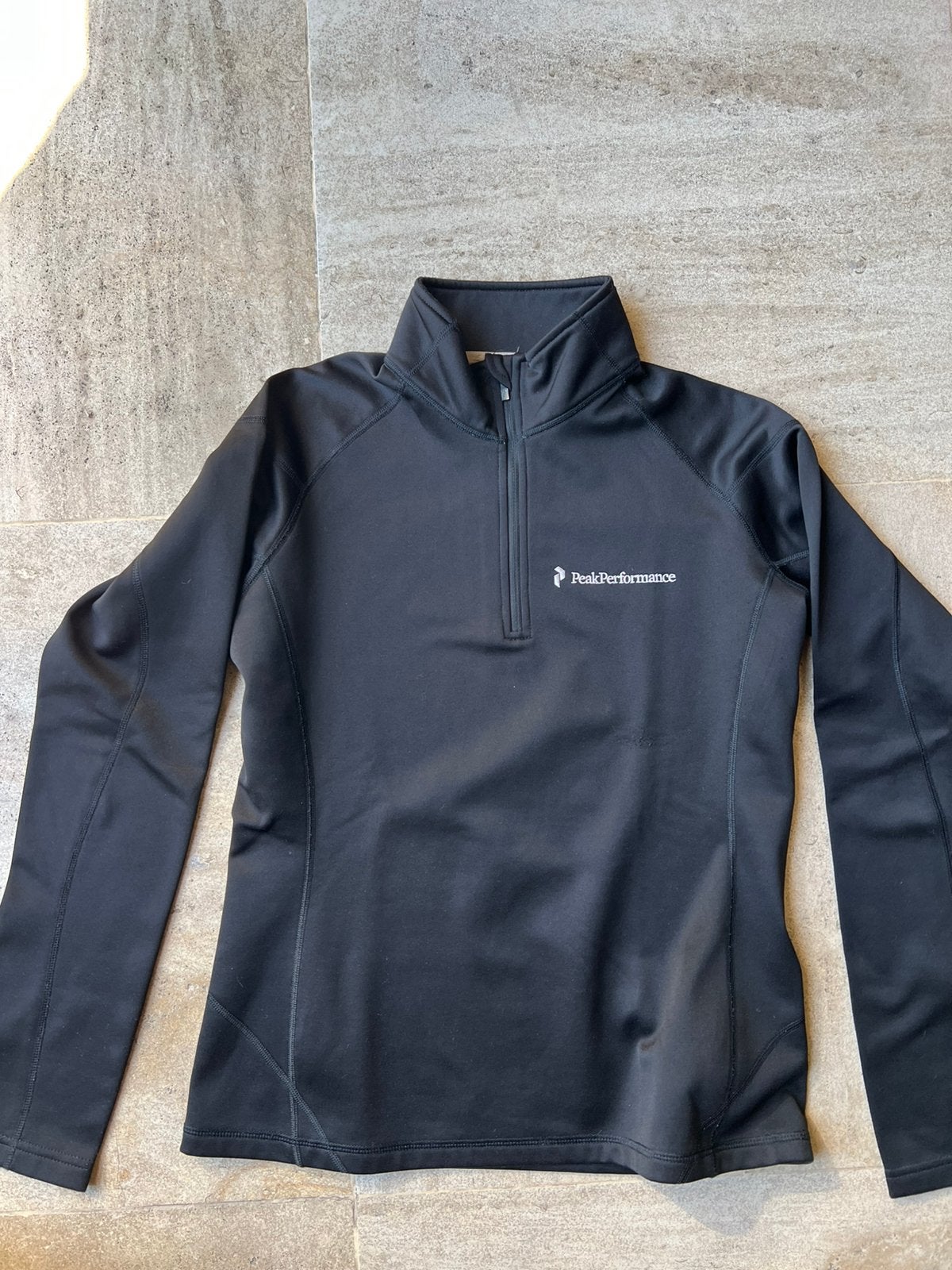 Dames pull Peak Performance maat medium, Ophalen, Zo goed als nieuw, Maat 38/40 (M), Trui