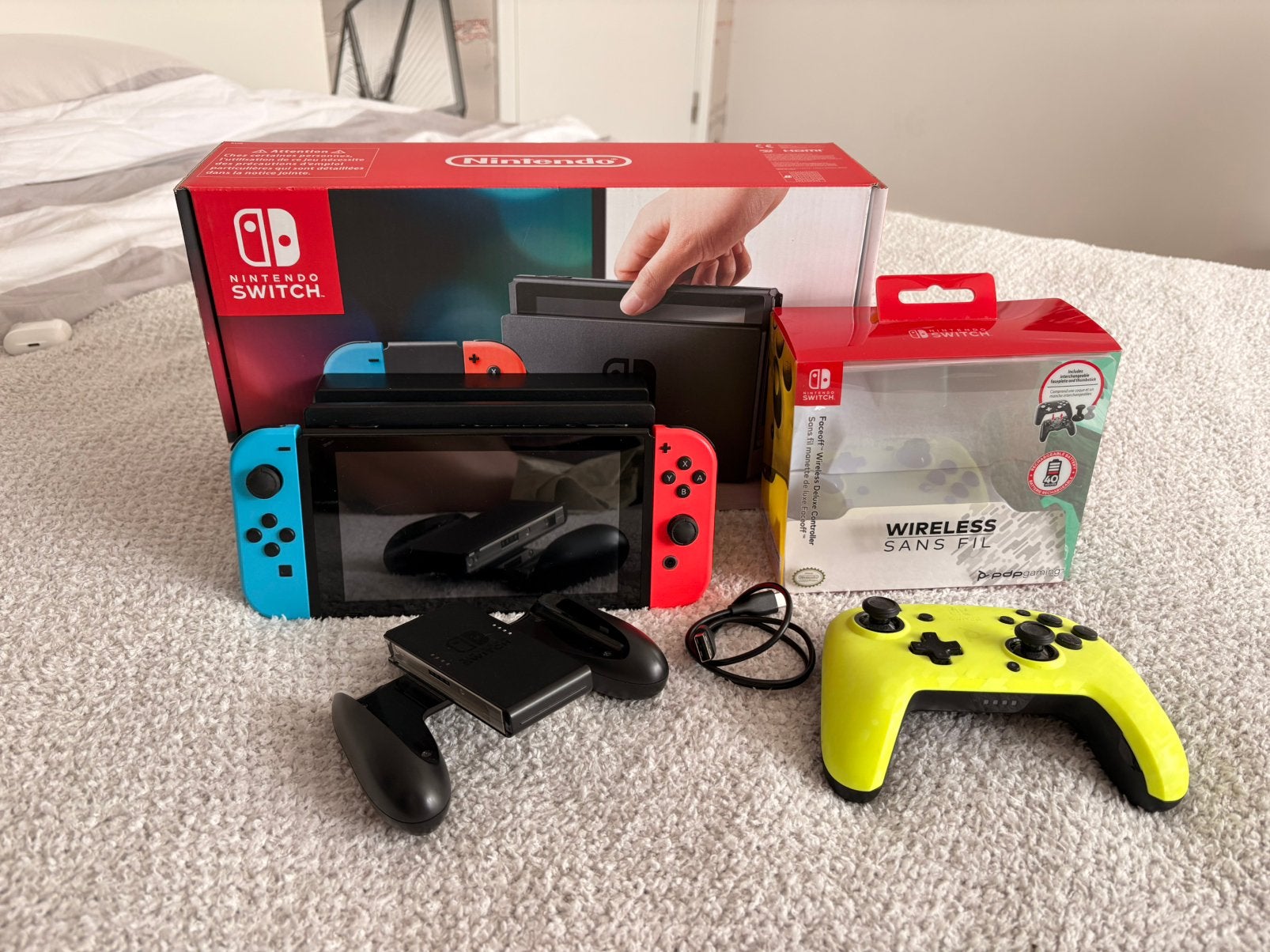 Nintendo Switch + carte SD de 100 Go et manette, Avec disque dur, Enlèvement ou Envoi, Avec 1 manette, Utilisé