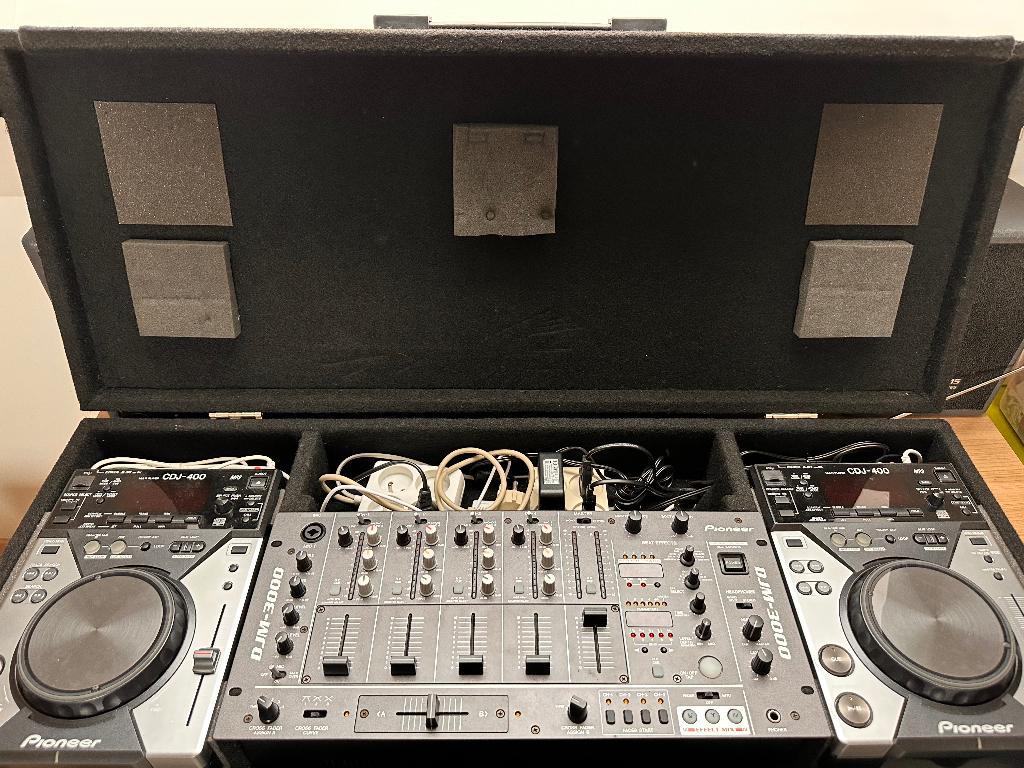 dj set Pioneer CDJ-400 (2x) + DJM-3000 + Flightcase, Muziek en Instrumenten, Dj-sets en Draaitafels, Gebruikt, Dj-set, Pioneer