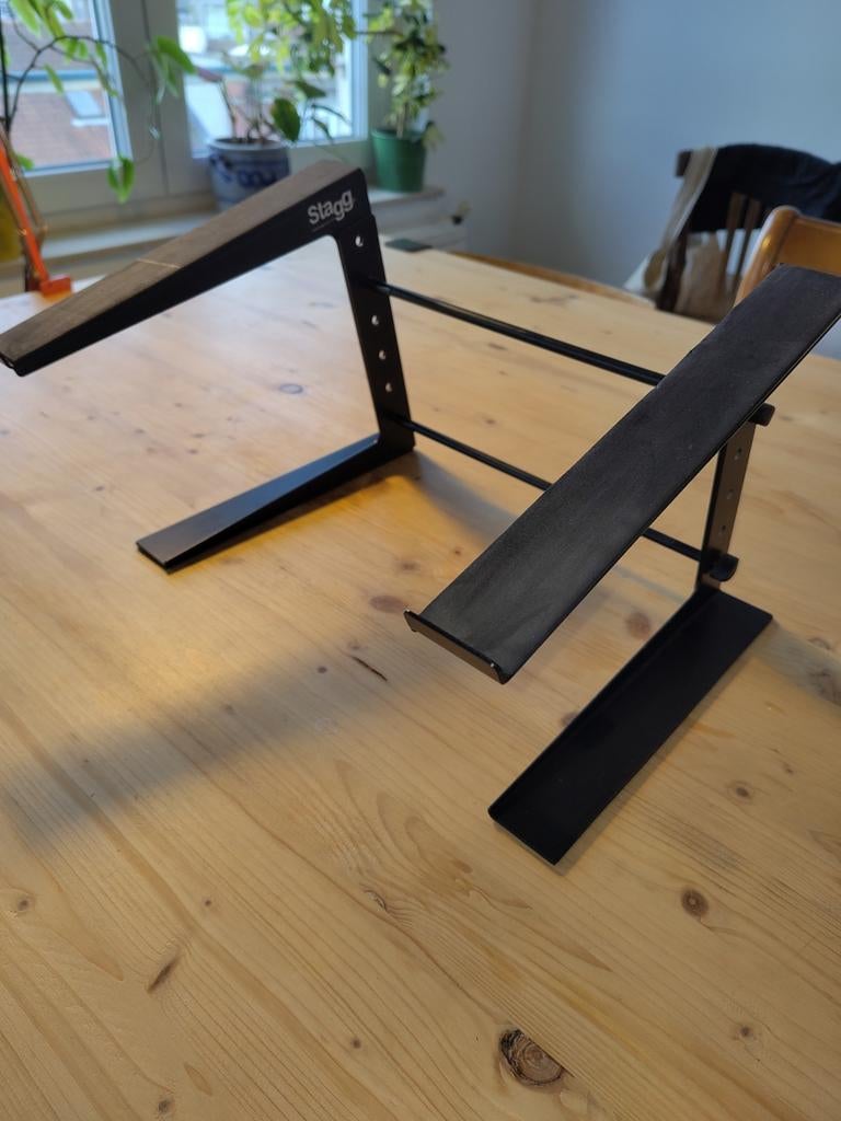 Stand laptop Millenium / Support de PC, Enlèvement