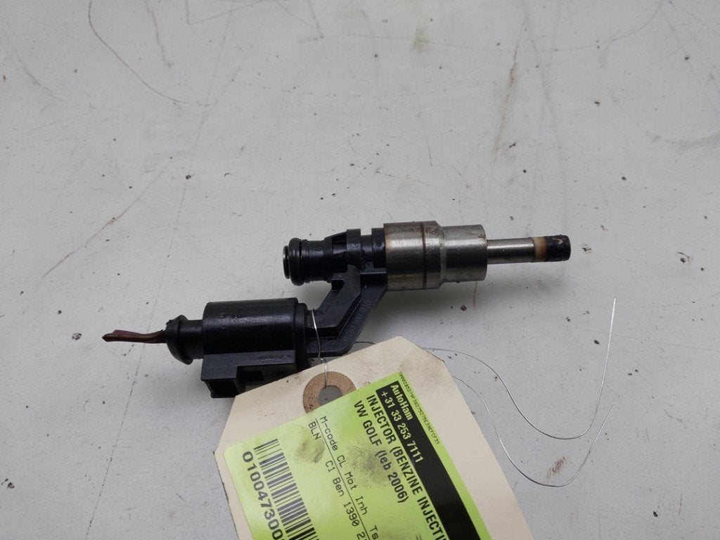 INJECTEUR Volkswagen Golf V (1K1) (|03C906036A|0261500016|), Robert Bosch AG, Volkswagen, Utilisé, Robert-Bosch-Allee 1
74232  Abstatt, DE