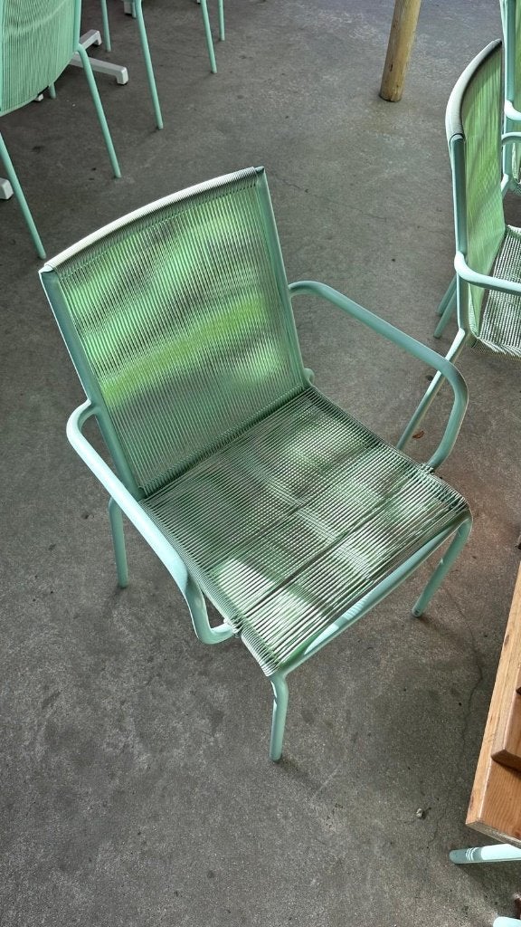 Mintgroene terrasstoelen met armleuning, stapelbaar, Ophalen, Gebruikt, Aluminium, Stapelbaar