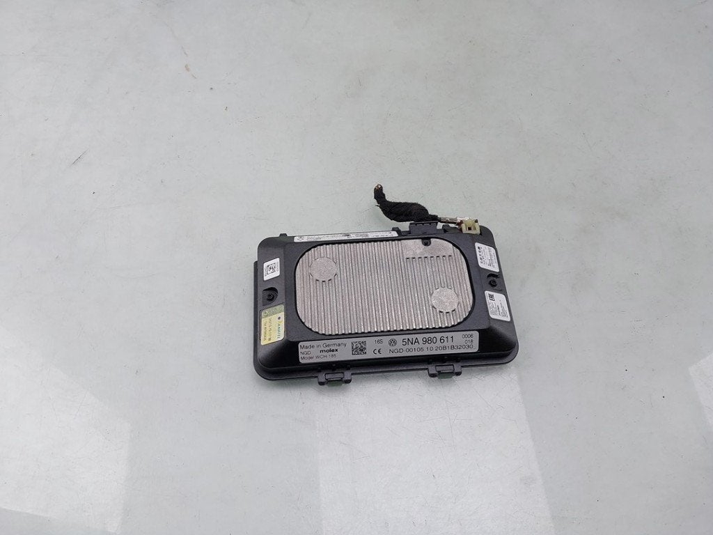DIVERS Draadloze oplader Passat Variant (3G5) (|5NA980611|), Dhr. J. Ham, Volkswagen, Administratie@autoham.nl, Utilisé