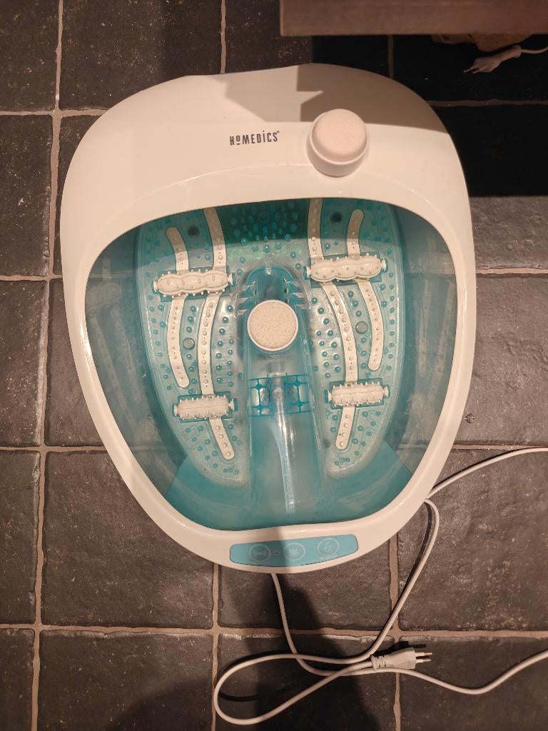Voetbadje met warmtefunctie + pedicure opzetstukken, Enlèvement, Comme neuf, Soin des mains et des pieds