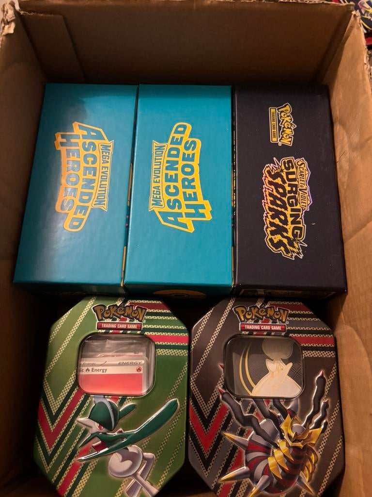 Pokemon kaarten bulk + tins groot en klein en accesoires, Ophalen, Zo goed als nieuw