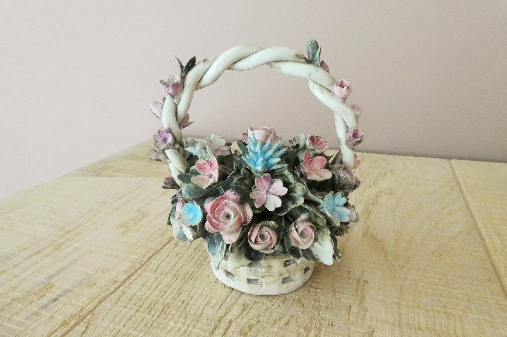 Joli Petit Panier Fleurs en Porcelaine  Très Fin ! H. 11 cm., Antiquités & Art, Enlèvement