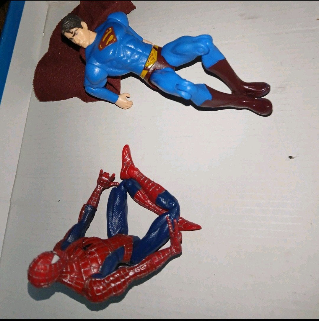 lot de figurine marvel spiderman et superman articuler, Verzamelen, Verzenden, Gebruikt, Fantasy