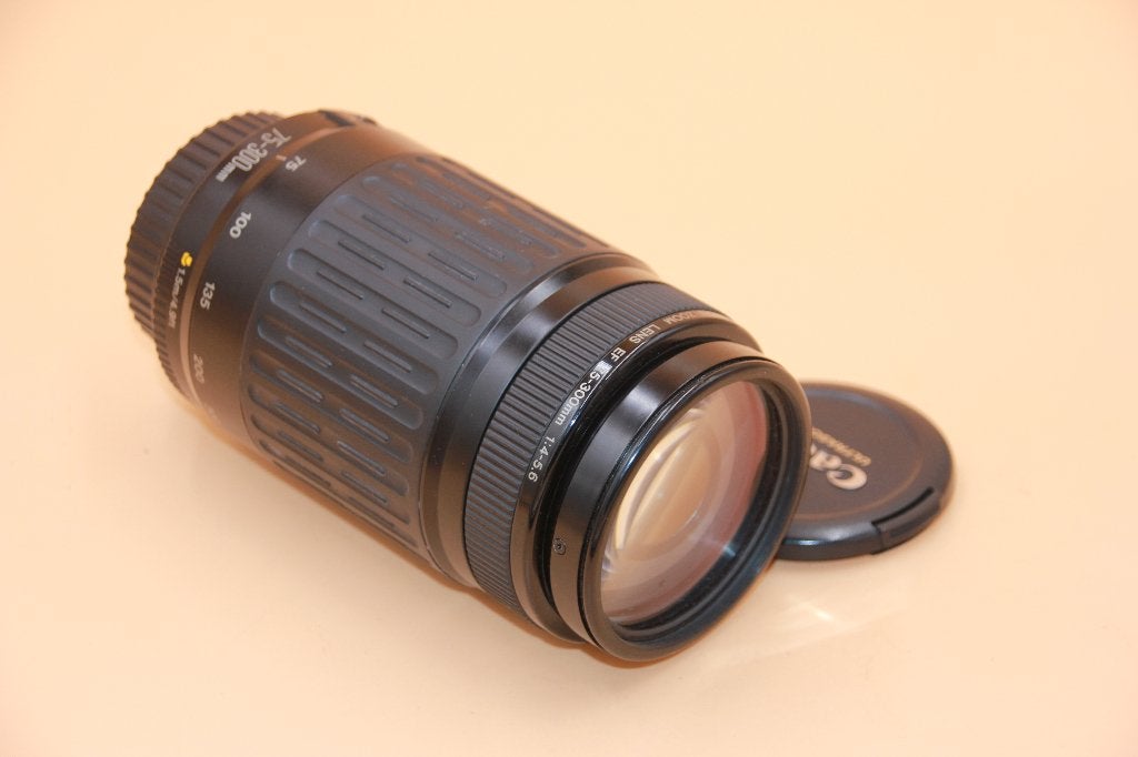 CANON EF ZOOM 75-300/4-5.6, TV, Hi-fi & Vidéo, Appareils photo analogiques, Enlèvement ou Envoi, Utilisé, Reflex miroir, Canon