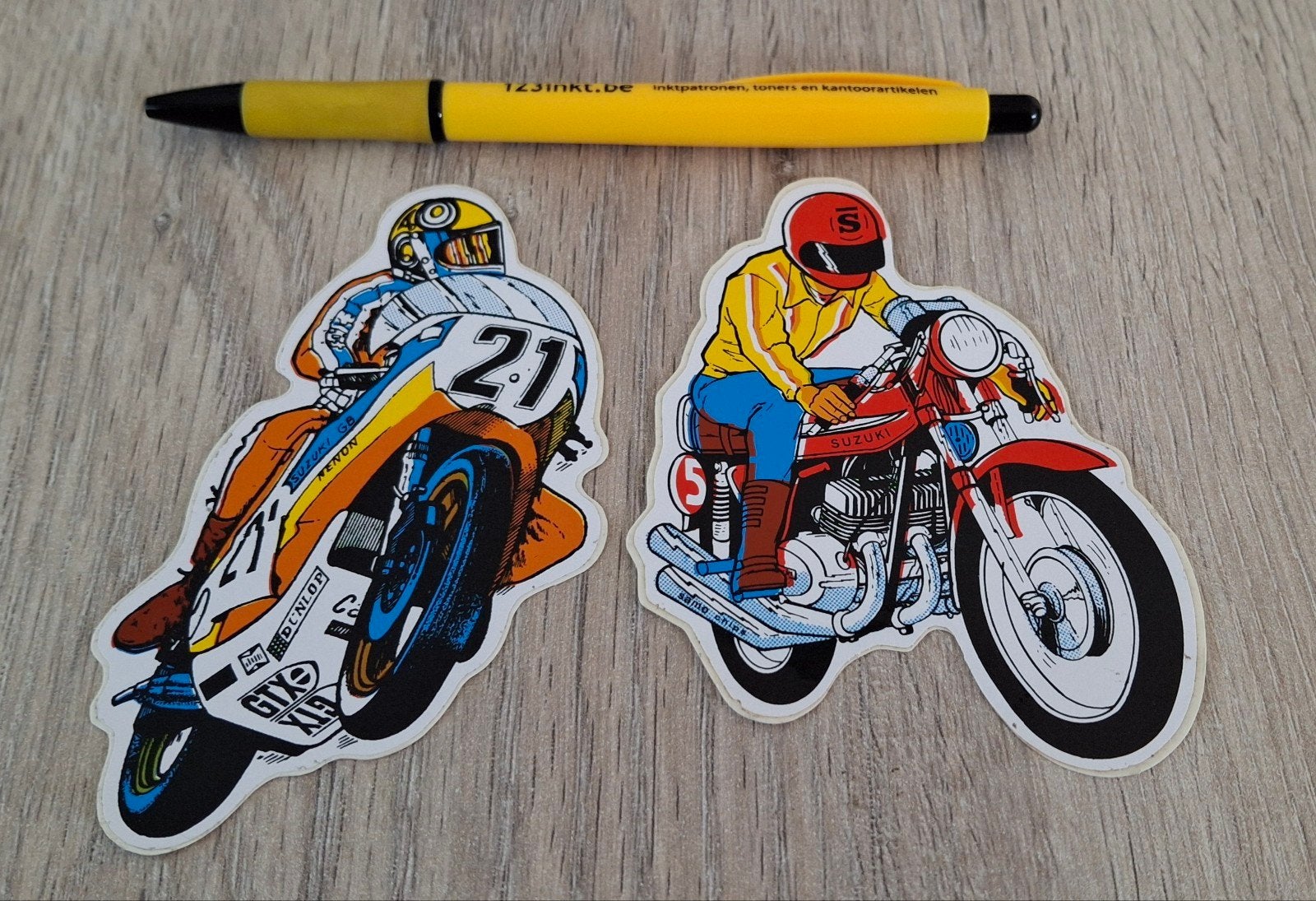 lot 2 vintage fun stickers Moto merk Suzuki, Ophalen of Verzenden, Zo goed als nieuw, Auto of Motor