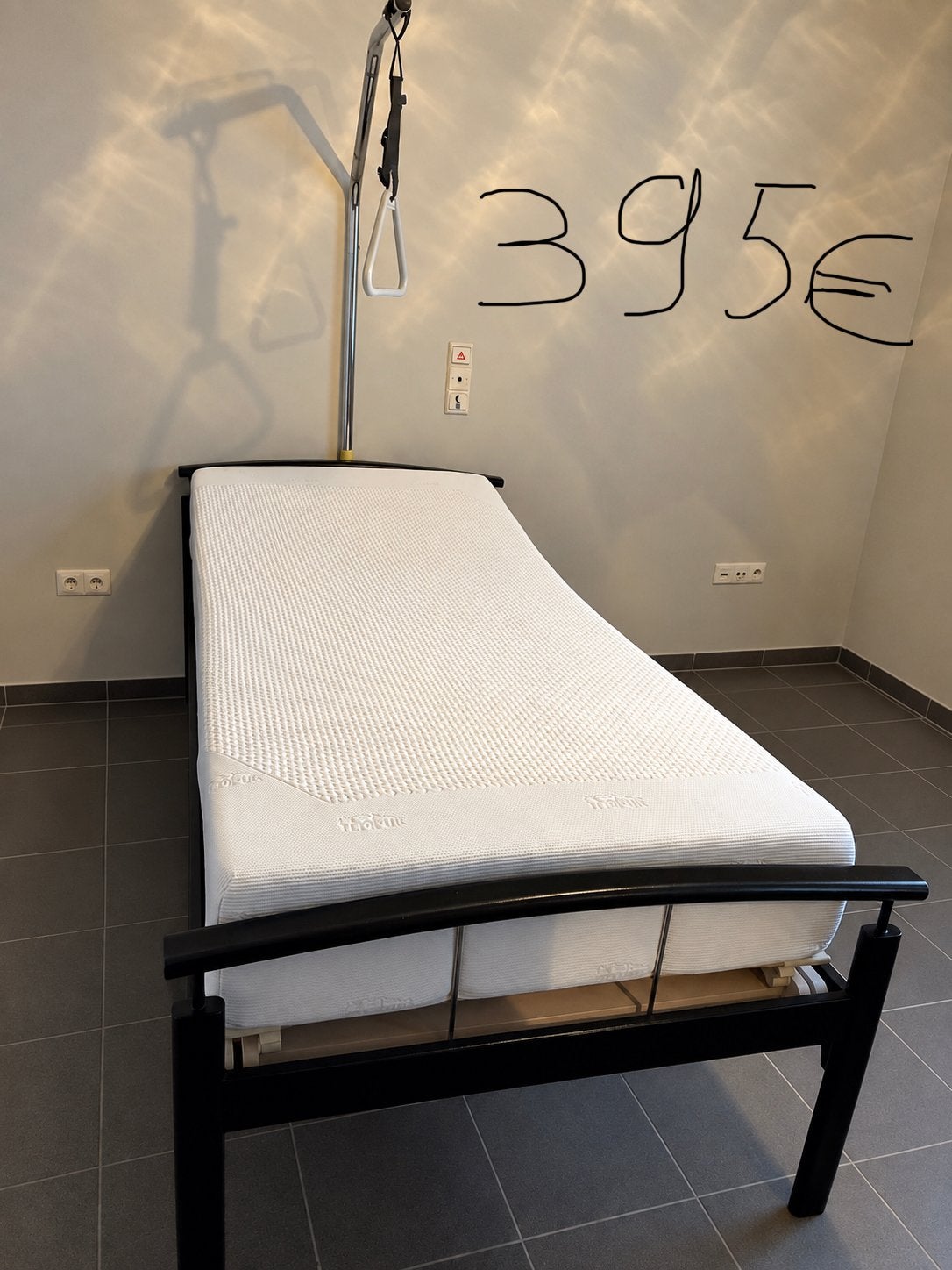 Elektrisch verstelbaar zorgbed + matras + optrekhulp, Ophalen, Zo goed als nieuw, 200 cm, Verstelbaar