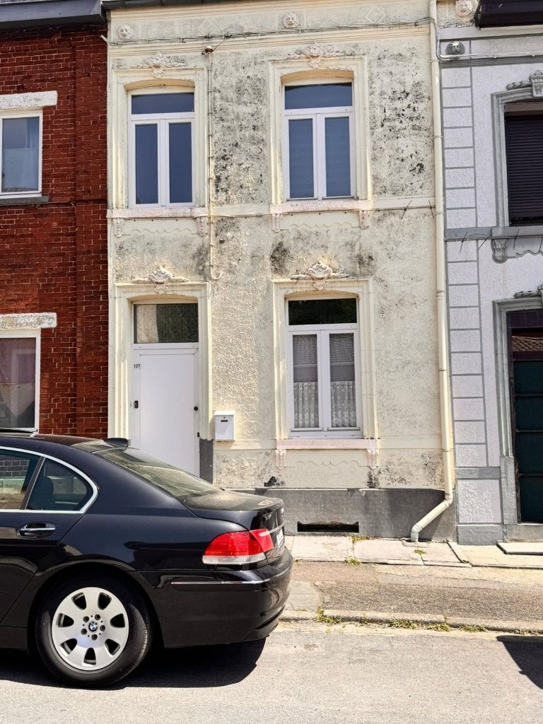 Maison Carnières 2 chambres, Immo, Huizen en Appartementen te koop, Provincie Henegouwen, 200 tot 500 m², 2 kamers, Tussenwoning