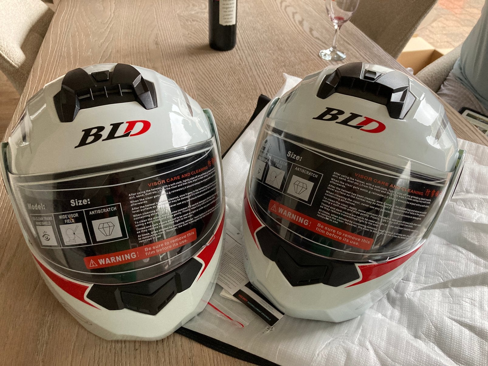 2 NIEUWE helmen maat M, Motoren, Ophalen, M