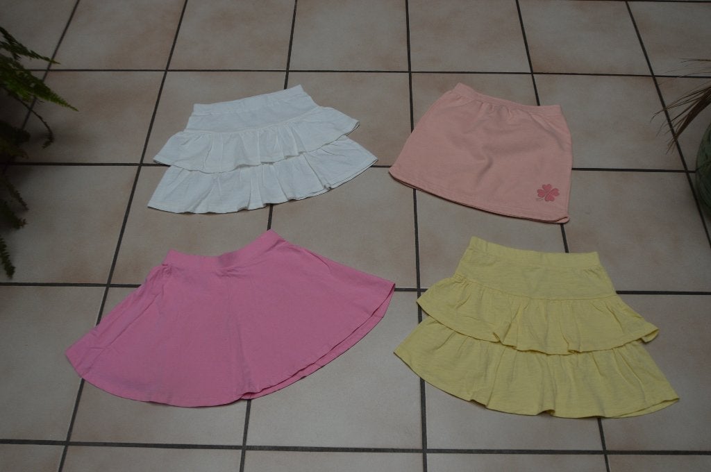 Mooie zomerrokken T134cm of 9/10A voor 3€. Zeer goede staat!, C&A, TQF, H&M, Meisje, Ophalen of Verzenden, Zo goed als nieuw