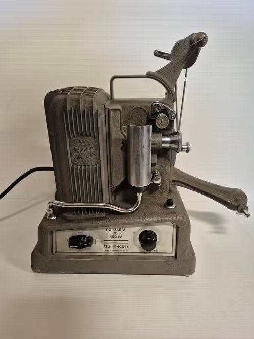 Projecteur de cinéma Vintage Nizo Lucia 120, Collections, Enlèvement, Projecteur