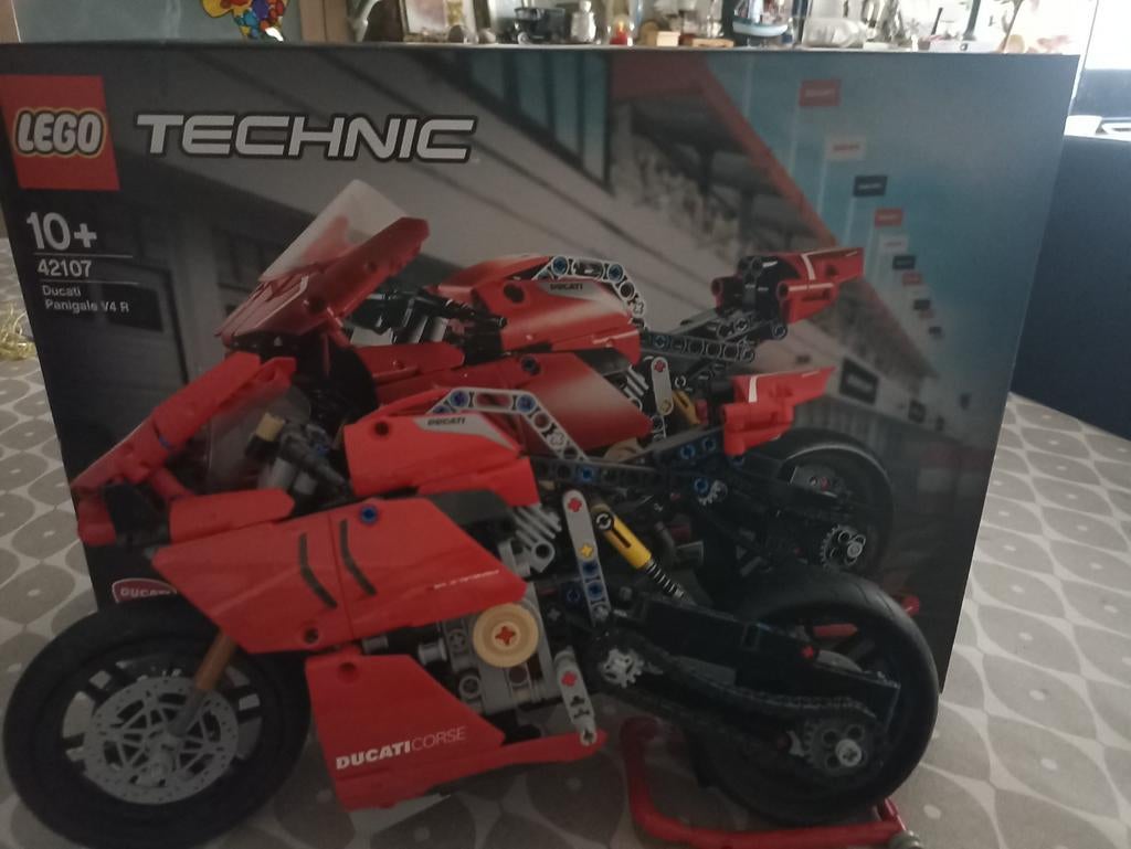 Ducati motor Lego Technic 42107 met doos, Enlèvement ou Envoi, Moteur
