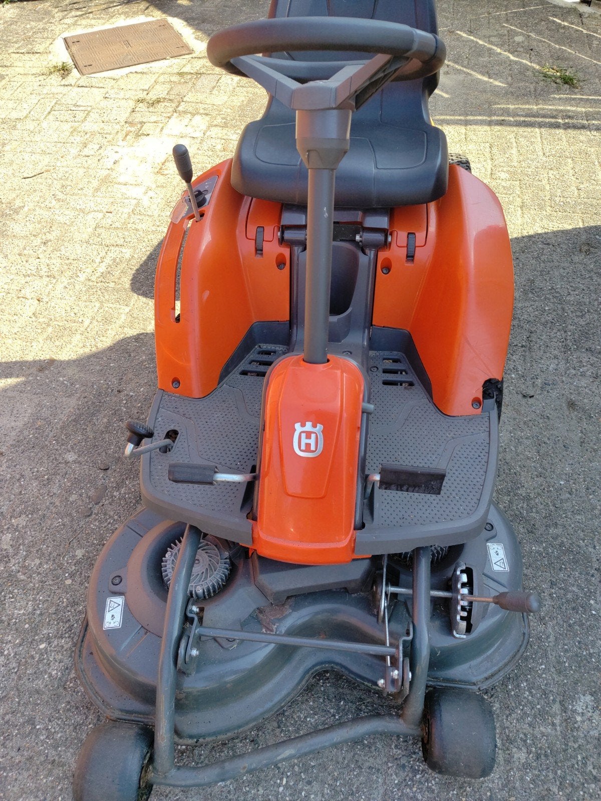 Husqvarna rider, Enlèvement