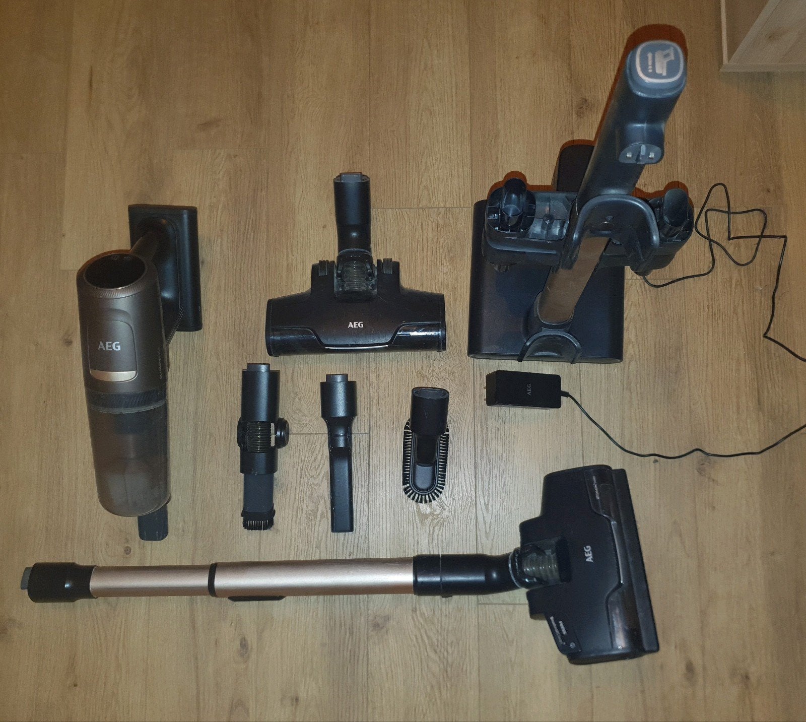 AEG 8000 Ultimate stofzuiger, Ophalen, Gebruikt, Geschikt voor tapijt, Reservoir