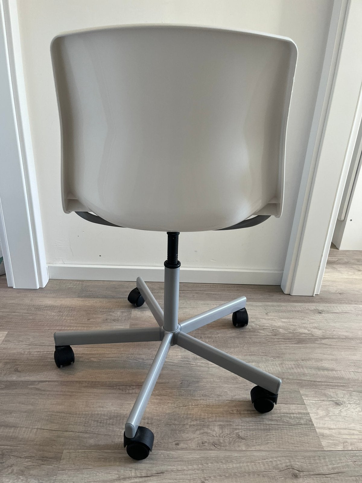 Chaise de bureau ikea reglable en hauteur, Maison & Meubles, Enlèvement, Comme neuf, Blanc, Chaise de bureau