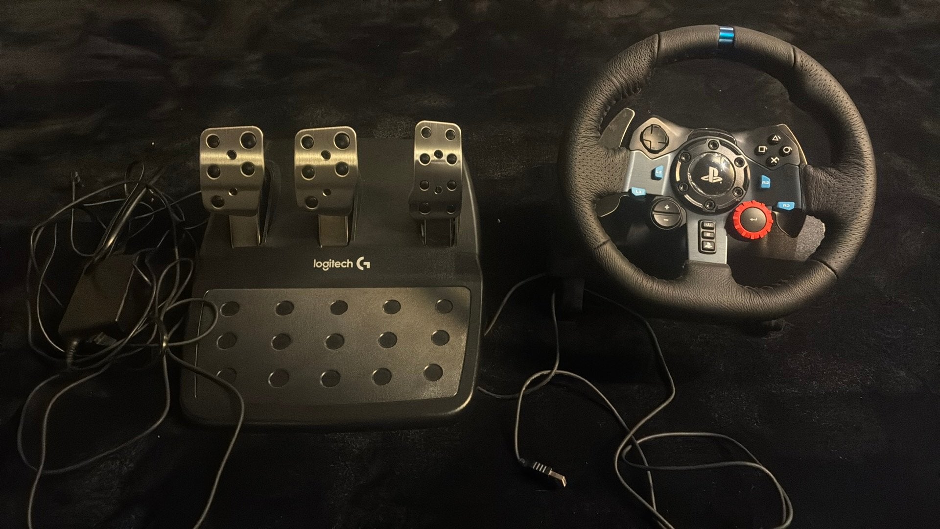 Volant+pédales Logitech, Consoles de jeu & Jeux vidéo, Enlèvement, Comme neuf, Volant ou Pédales, PlayStation 4