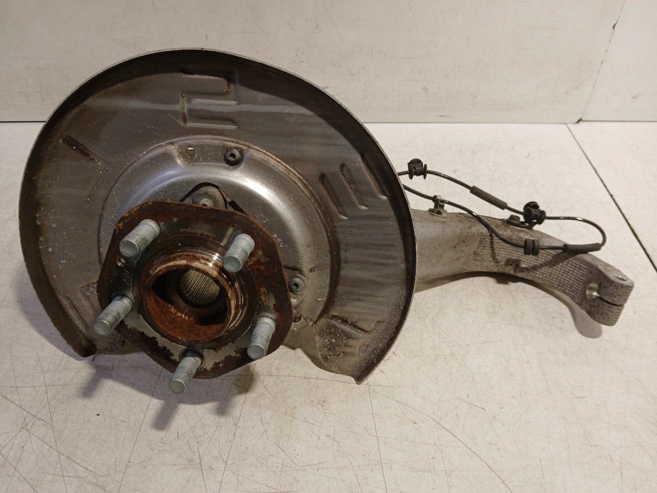 Wielnaaf links voor Tesla Model 3, Onderdelen@venauto.nl, Van der Ven Autorecycling B.V., Ettenseweg 76, 4706 PB Roosendaal, The Netherlands