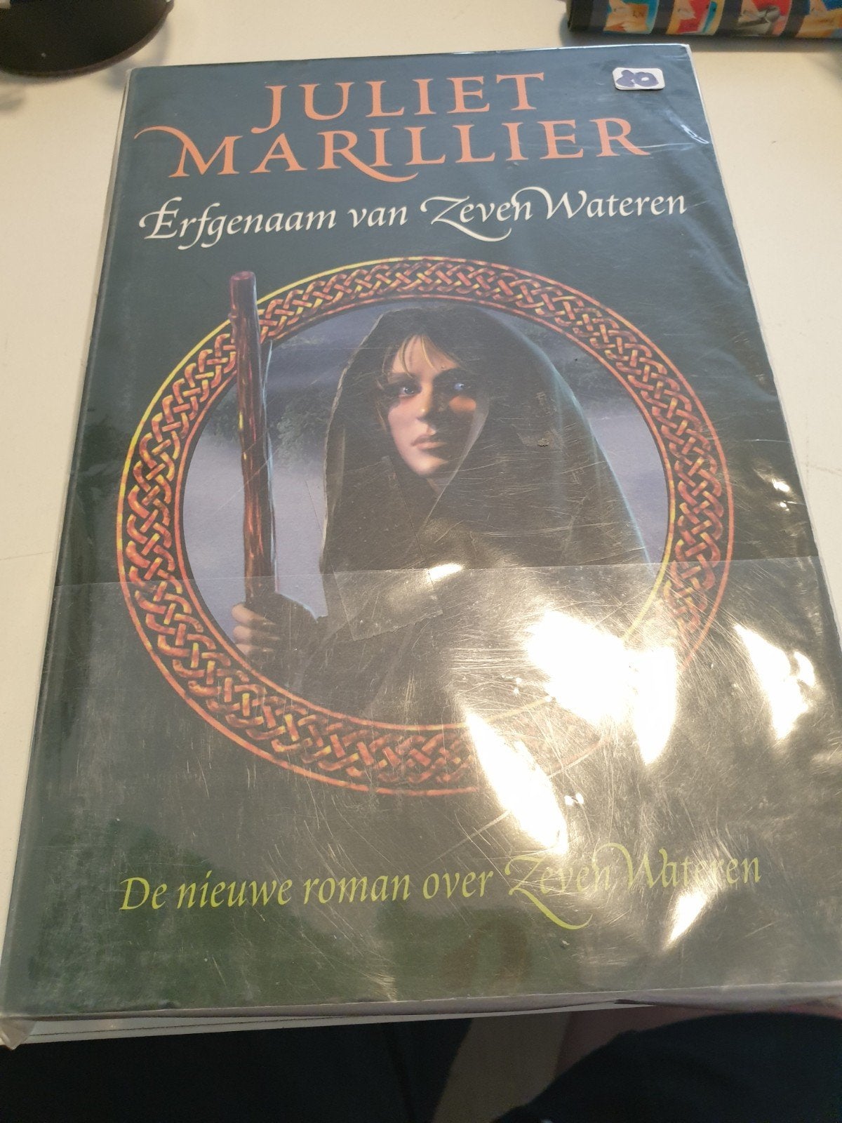 Juliet Marillier - Erfgenaam van Zeven Wateren, Boeken, Ophalen of Verzenden, Gelezen, Juliet Marillier