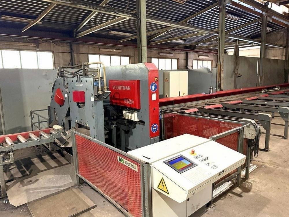 Voortman V550 CNC Pons, knip en markeren van vlak- en hoekst