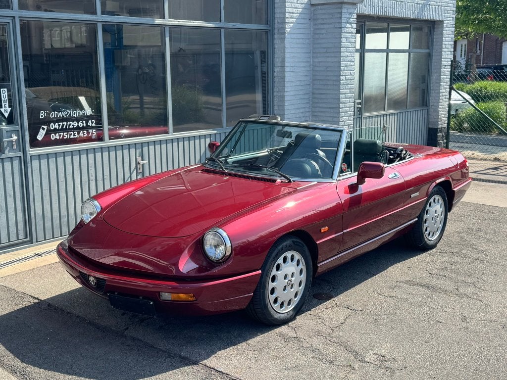 Alfa Roméo Spider 2.0i Oldtimer 2 proprio  103.000kms, Autos, Alfa Romeo, Particulier, Spider, Vitres électriques, Intérieur cuir