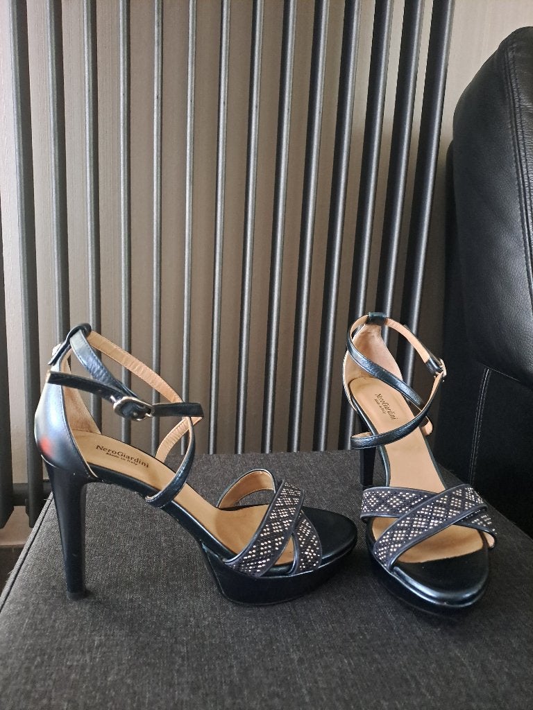 Schoenen, Kleding | Dames, Schoenen, Blauw, Ophalen of Verzenden, Zo goed als nieuw, Schoenen met hoge hakken