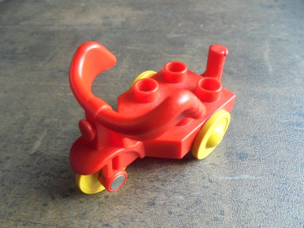 Lego Duplo Tricycle with 4 studs (zie foto's), Ophalen of Verzenden, Gebruikt, Losse stenen, Duplo