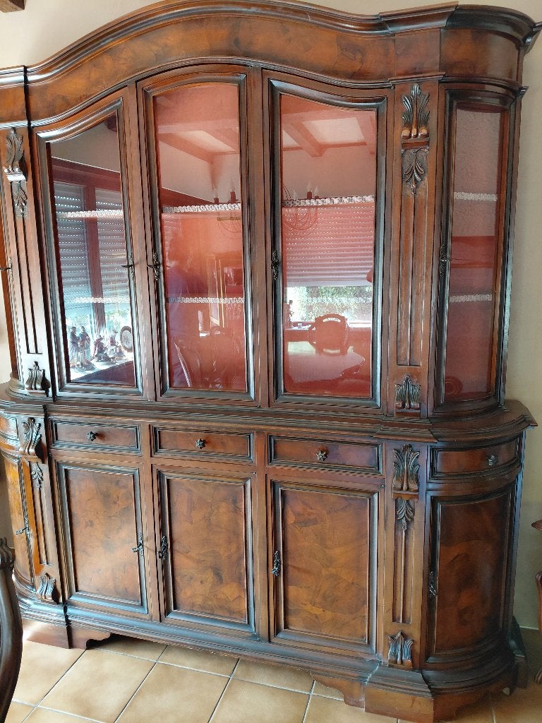 Eettafel met stoelen en kast, Ophalen, Gebruikt
