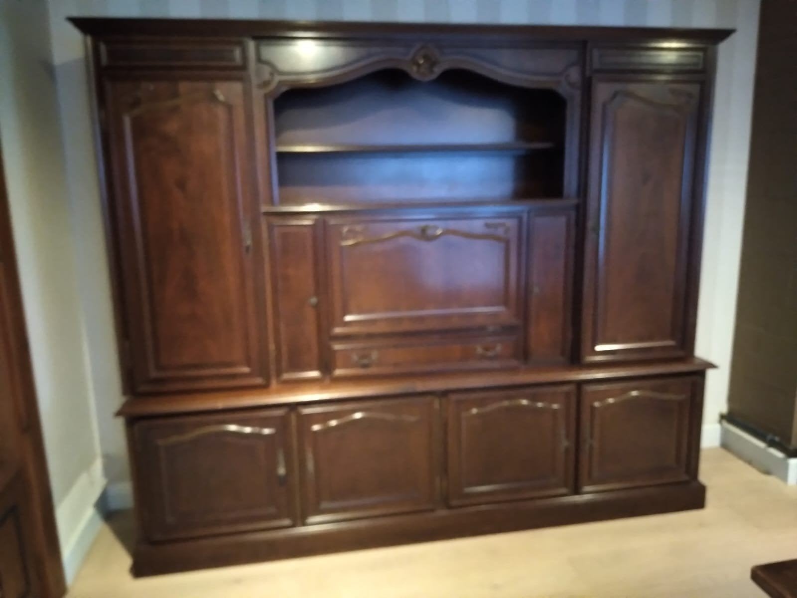 oude wandkast met livingtafel en 8stoelen, Enlèvement