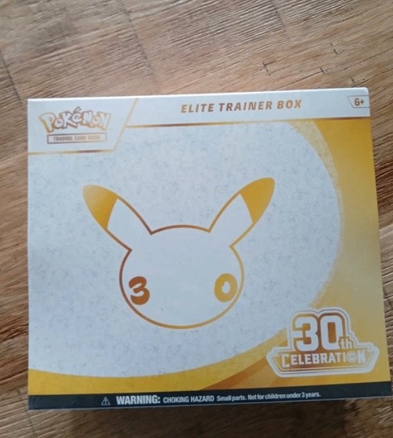 Célébration de la 30e édition de Pokemon ETB/Sealed/ENG, Collections, Enlèvement ou Envoi, Neuf