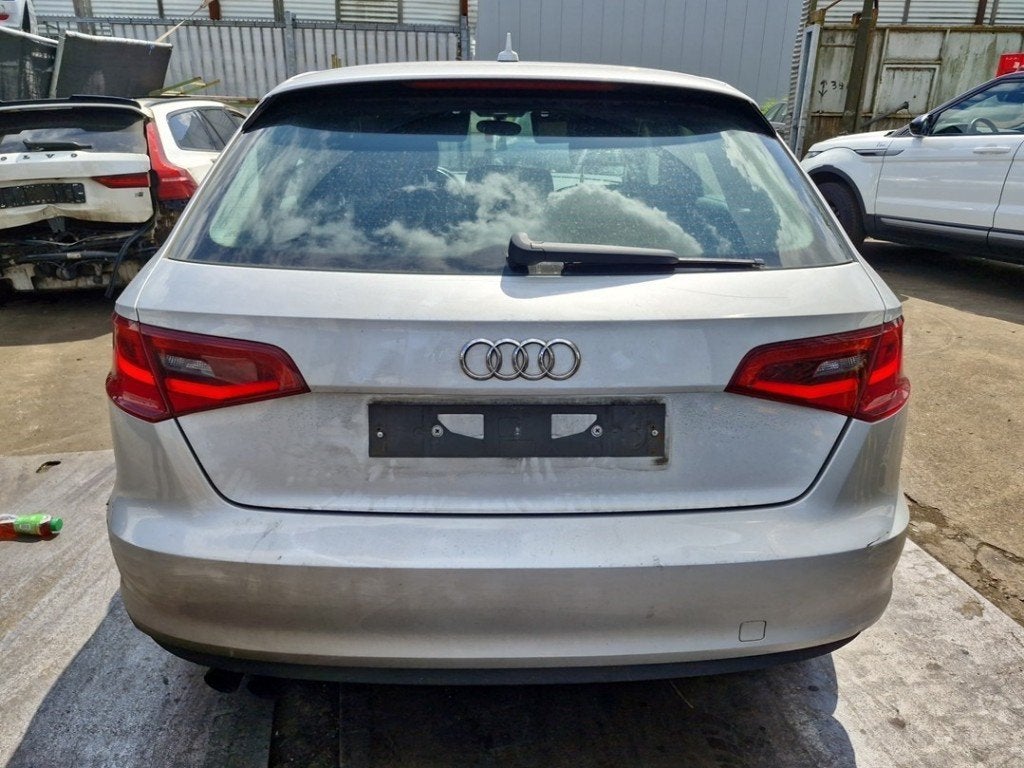 HAYON ARRIÈRE / MALLE Audi A3 Sportback (8VA / 8VF), Utilisé, Audi, Haillon arrière