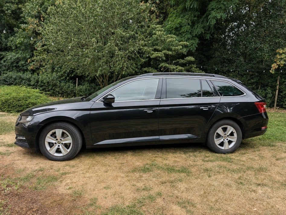 Škoda Superb Combi 1.6 TDi DSG Ambition 2020 | ACC, Trekhaak, Auto's, Dealer onderhouden, Stof, 4 cilinders, https://public.car-pass.be/verify/2206-7937-1433