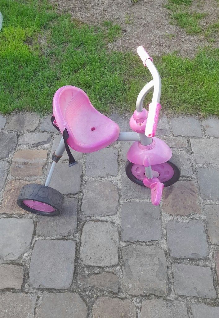 Roze driewieler, Ophalen
