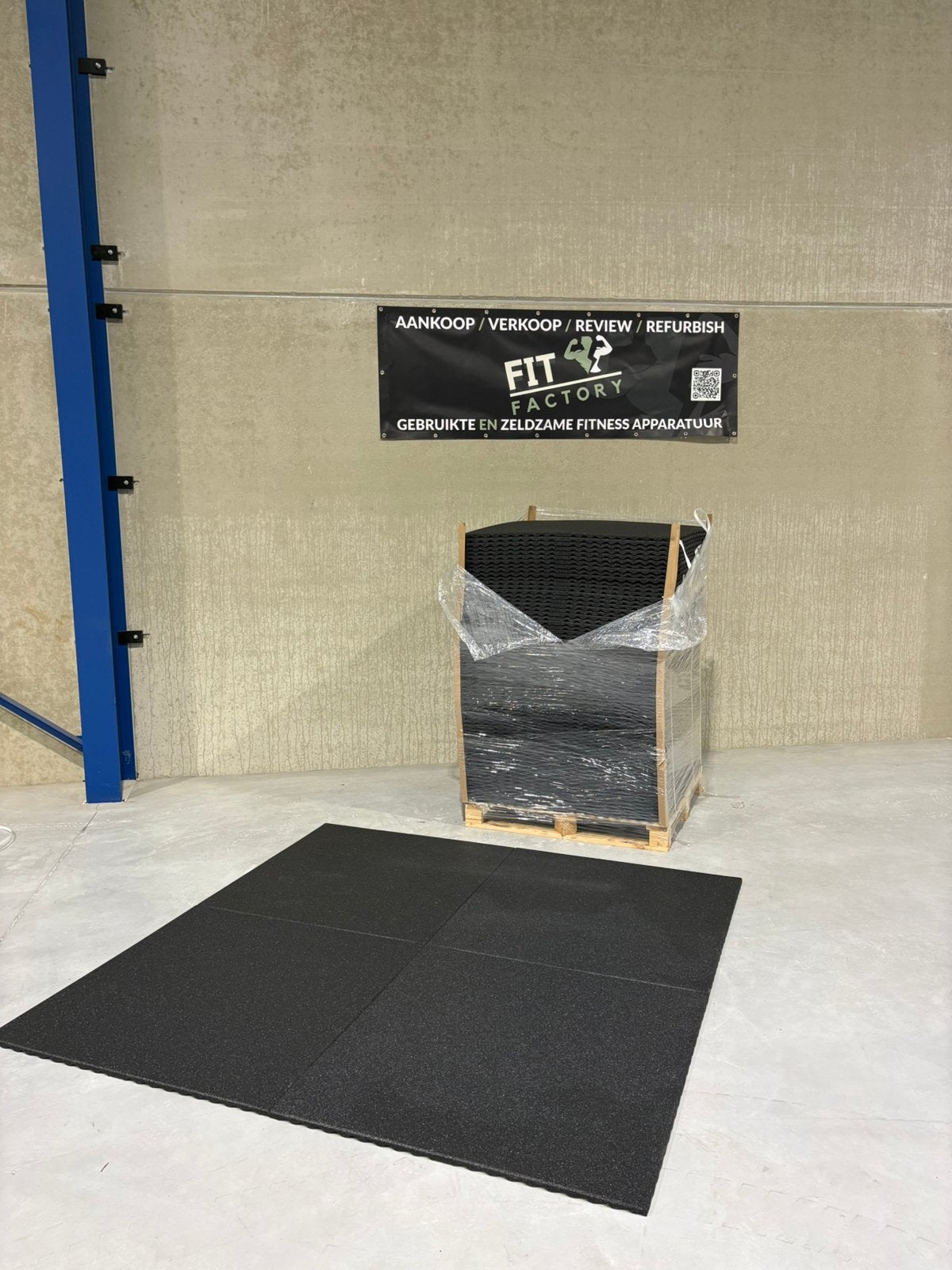Splinternieuwe rubber tegels 100x100x2, Sport en Fitness, Ophalen of Verzenden