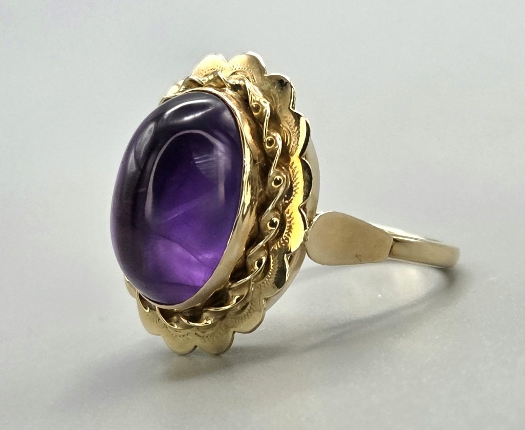 Bague vintage en or avec améthyste. 2026/702, Enlèvement ou Envoi, Comme neuf, Or, 17 à 18