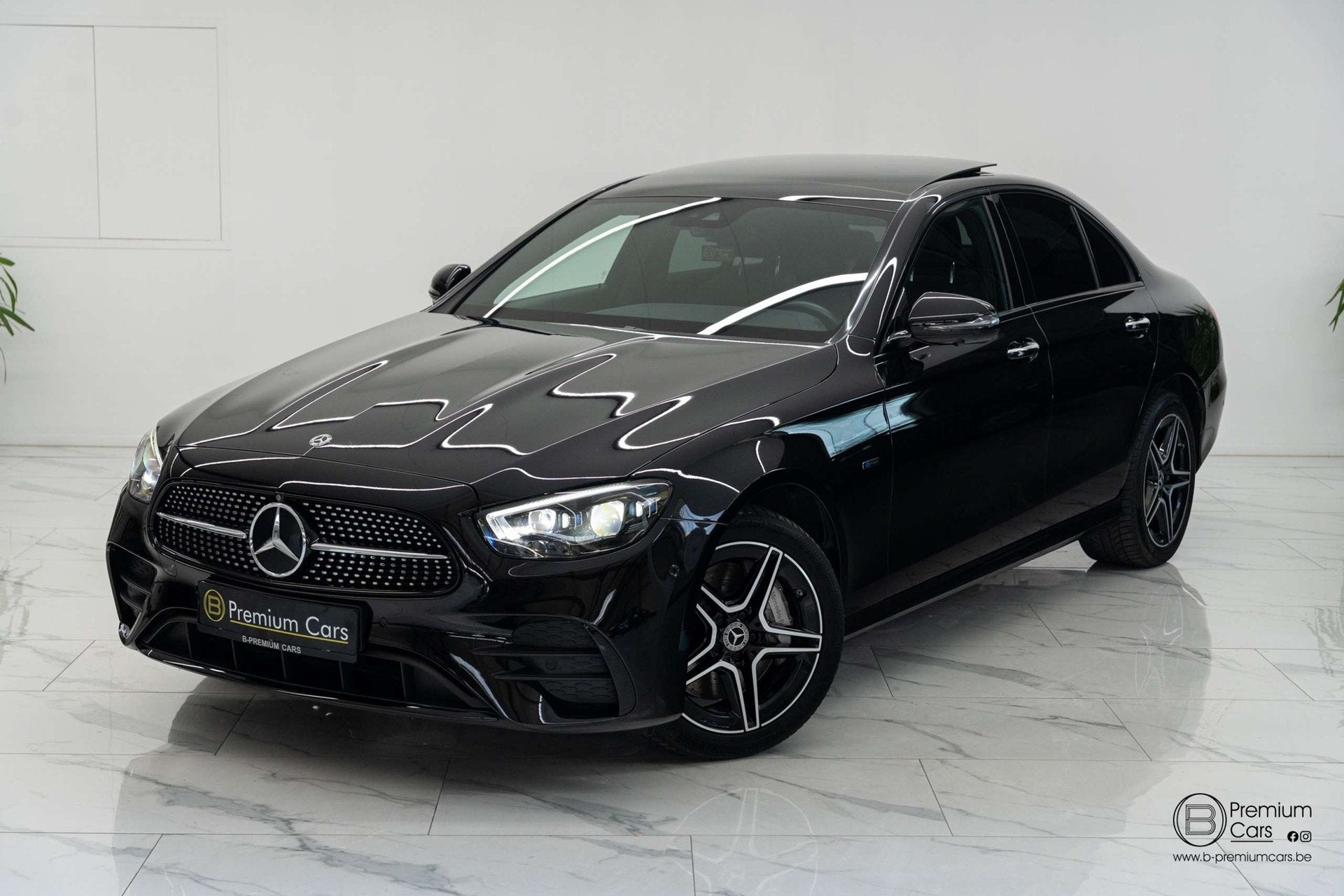 Mercedes-Benz E 300 de AMG line! Burmester, Memory! Widescre, Auto's, Automaat, 4 deurs, Gebruikt, 4 cilinders