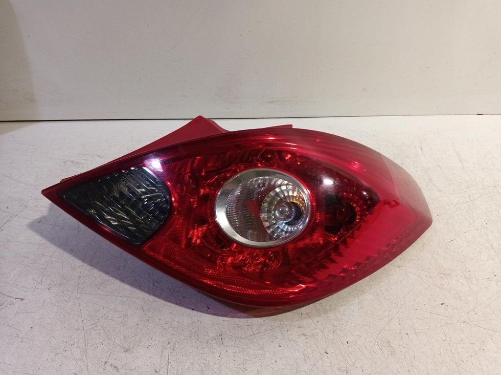 Achterlicht carrosserie rechts Opel Corsa, Onderdelen@venauto.nl, Van der Ven Autorecycling B.V., Ettenseweg 76, 4706 PB Roosendaal, The Netherlands