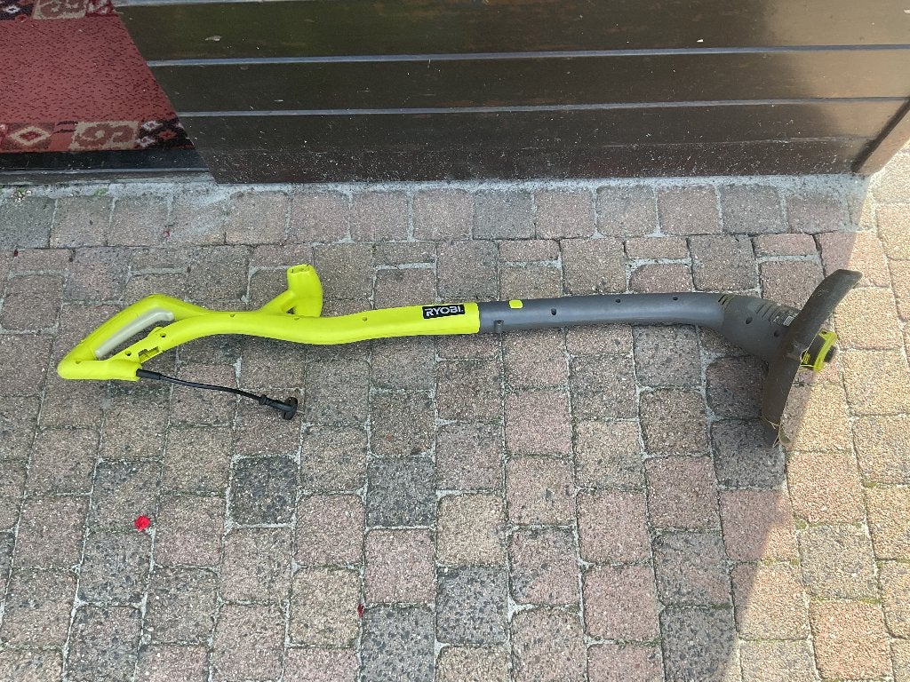 2 Kantensnijders, Jardin & Terrasse, Coupe-bordures, Enlèvement, Utilisé, Électrique, Black+Decker