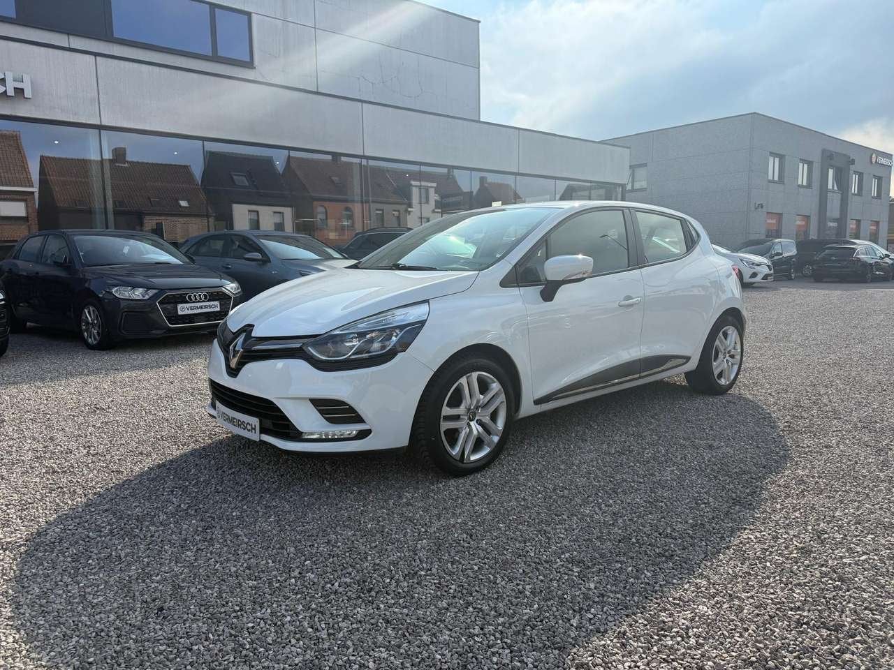 Renault Clio Clio 0.9 TCe Intens (EU6c)*AIRCO*PARKEERHULP*B, Auto's, 0 kg, 898 cc, Zwart, https://public.car-pass.be/vhr/744a1bcb-6c4d-415b-98ab-e8a0da20306c