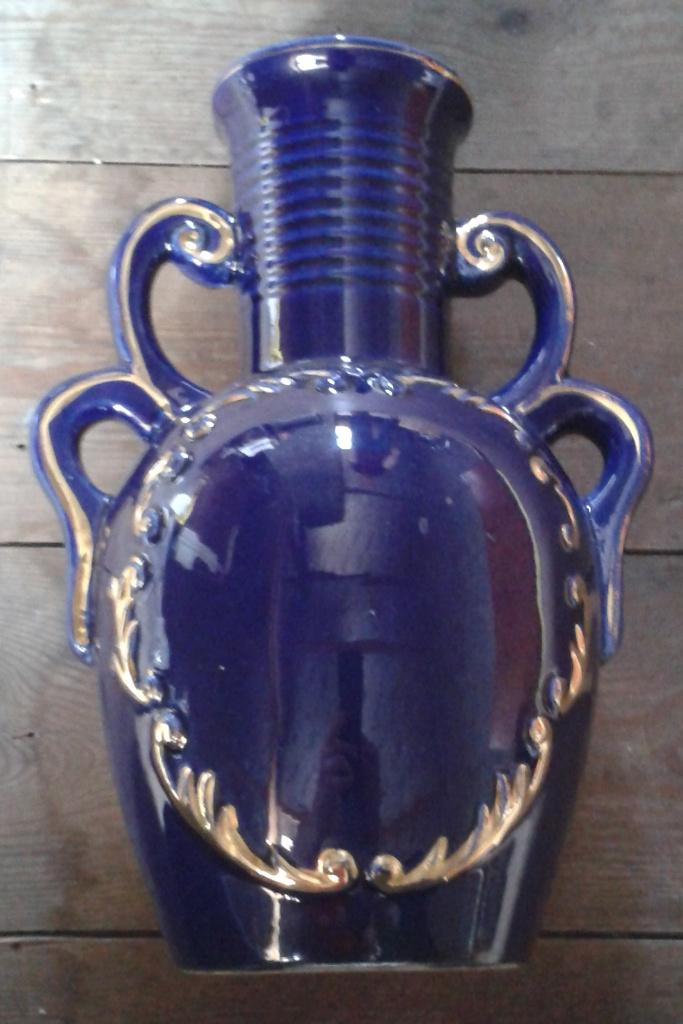 Grote vintage vaas – kobaltblauw met goudkleur – Belgisch, Huis en Inrichting, Woonaccessoires | Vazen, Ophalen, Blauw, Aardewerk of Porselein