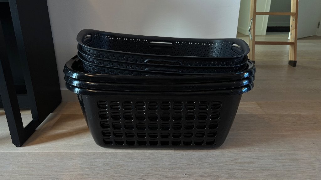 Set van 6 zwarte wasmanden (o.a. Curver) – stapelbaar, Huis en Inrichting, Ophalen, Gebruikt, Zwart, Wasmand