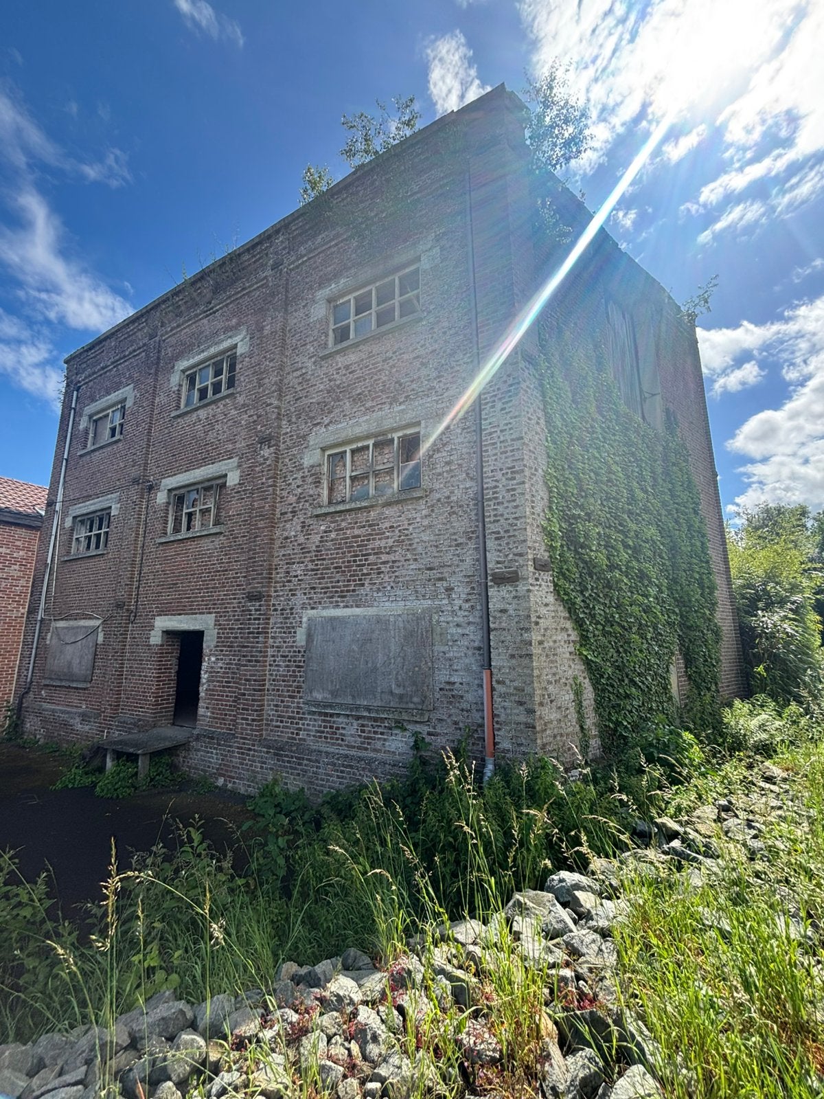 Dépôt à vendre 7864, Province de Hainaut