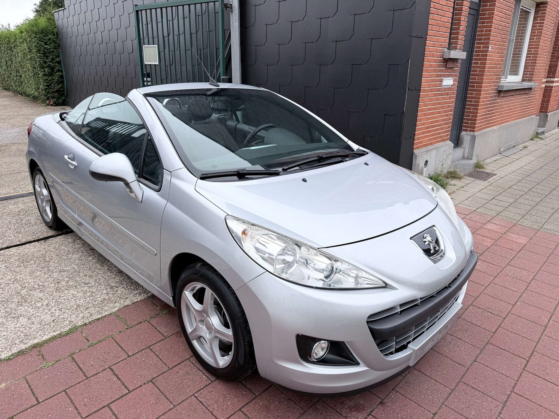 Peugeot 207 207 CC CABRIO | AIRCO | PARKEERSENSOREN | CRUISE, Stof, Gebruikt, Zwart, 4 cilinders
